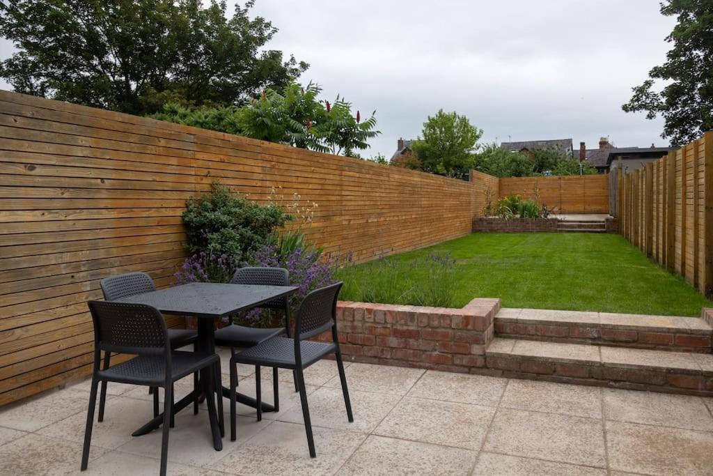 Hereford - Clifton Villa - Beautifully Presented House Located A Short Walk From City Centre - Sleeps 6 Guests - Perfect For Exploring Hereford - Hosted By Rentmyhouse Экстерьер фото