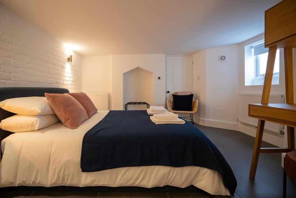 Hereford - Clifton Villa - Beautifully Presented House Located A Short Walk From City Centre - Sleeps 6 Guests - Perfect For Exploring Hereford - Hosted By Rentmyhouse Экстерьер фото