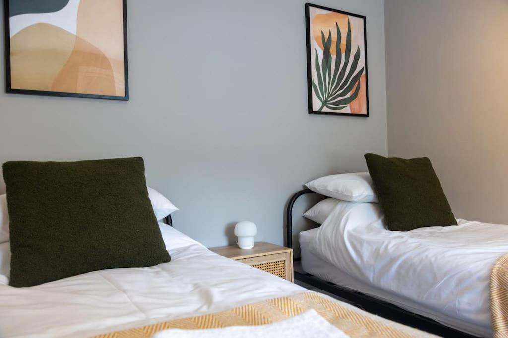 Hereford - Clifton Villa - Beautifully Presented House Located A Short Walk From City Centre - Sleeps 6 Guests - Perfect For Exploring Hereford - Hosted By Rentmyhouse Экстерьер фото
