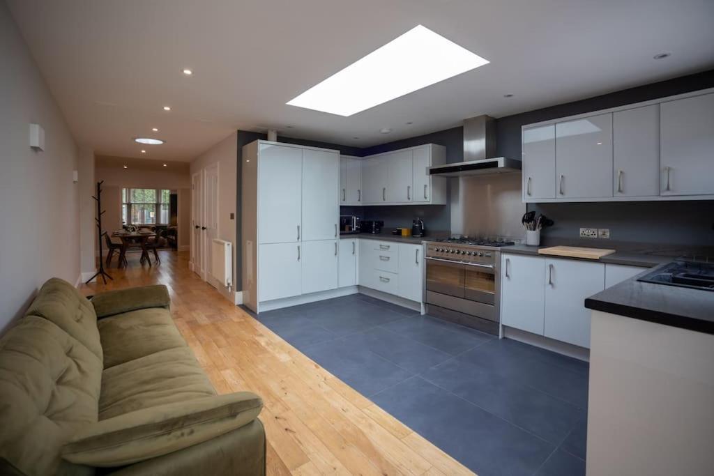 Hereford - Clifton Villa - Beautifully Presented House Located A Short Walk From City Centre - Sleeps 6 Guests - Perfect For Exploring Hereford - Hosted By Rentmyhouse Экстерьер фото